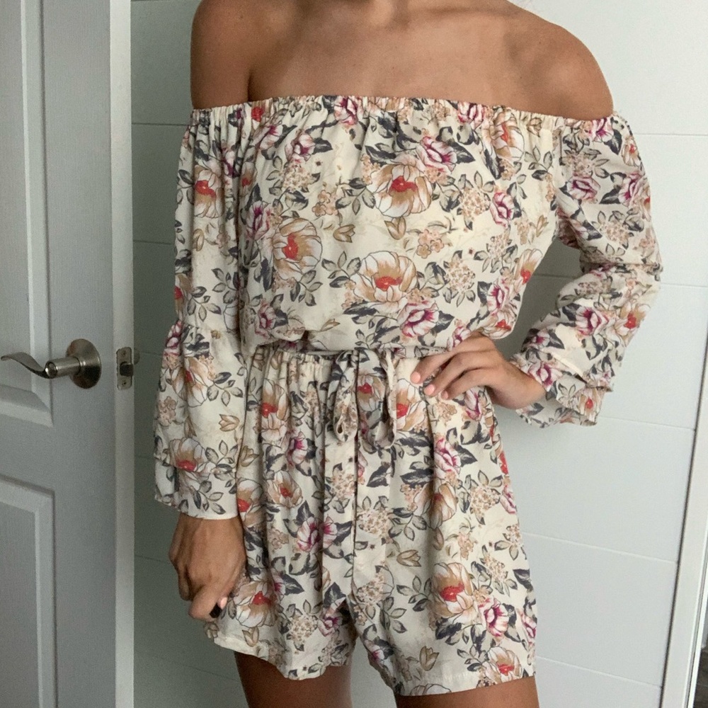 Floral Romper - Picture 2 of 5